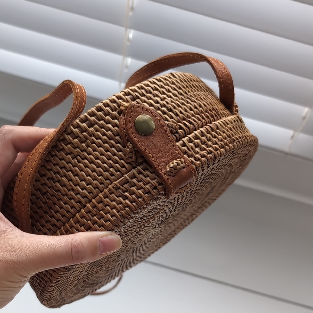 Round Rattan Woven Bag - Picture 10 of 12